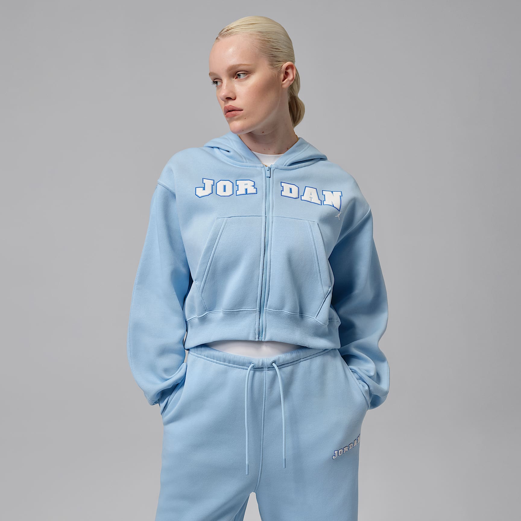 Jordan Brooklyn Fleece Women's Full-Zip Mod-Crop Hoodie. Nike.com